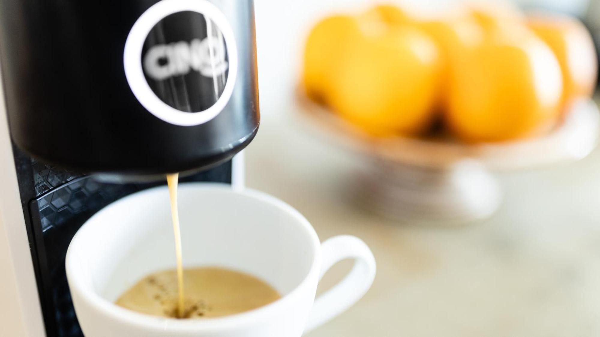 Shintana Saya La Maison シェムリアップ エクステリア 写真 A single-serve coffee machine